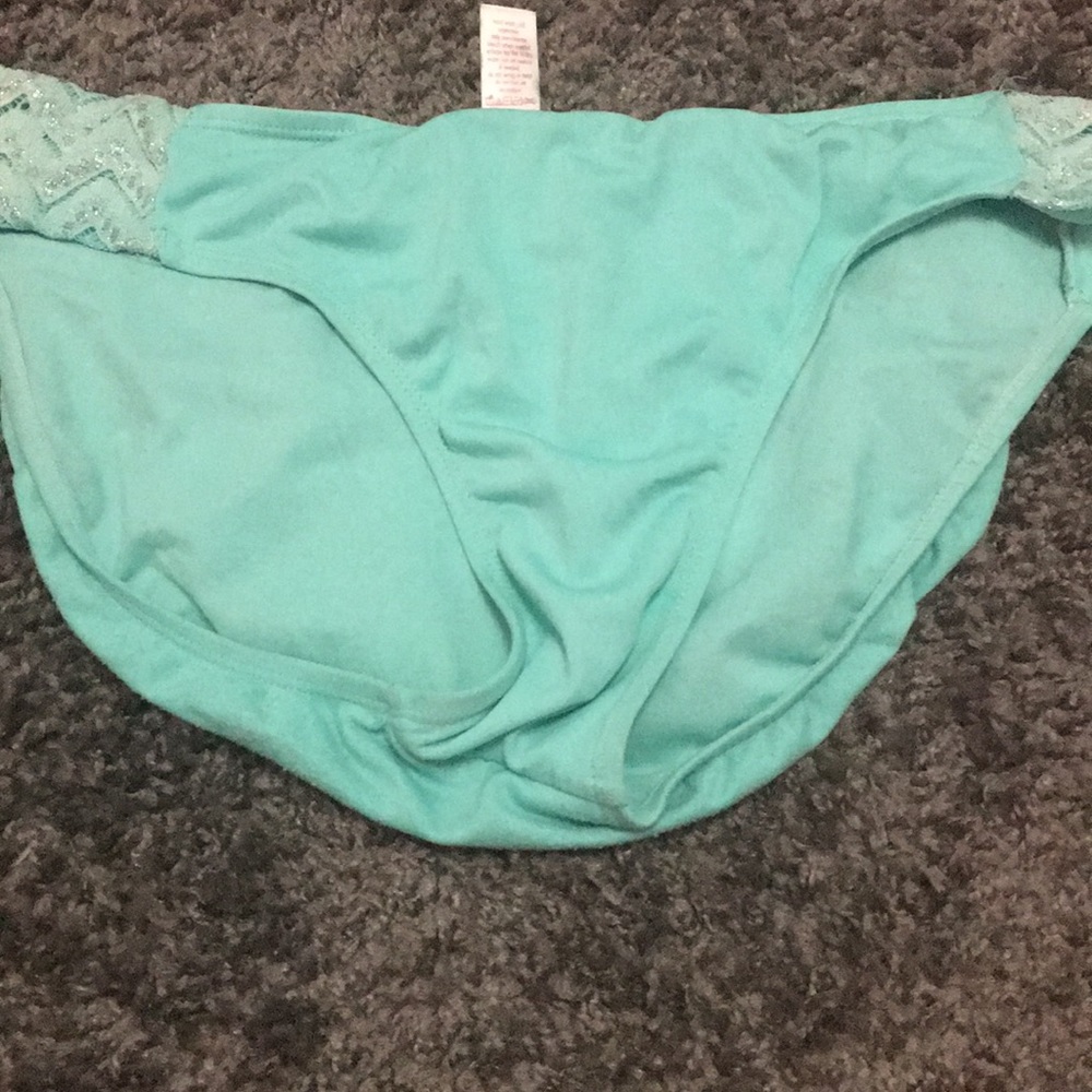 Swimsuit - Picture 4 of 4